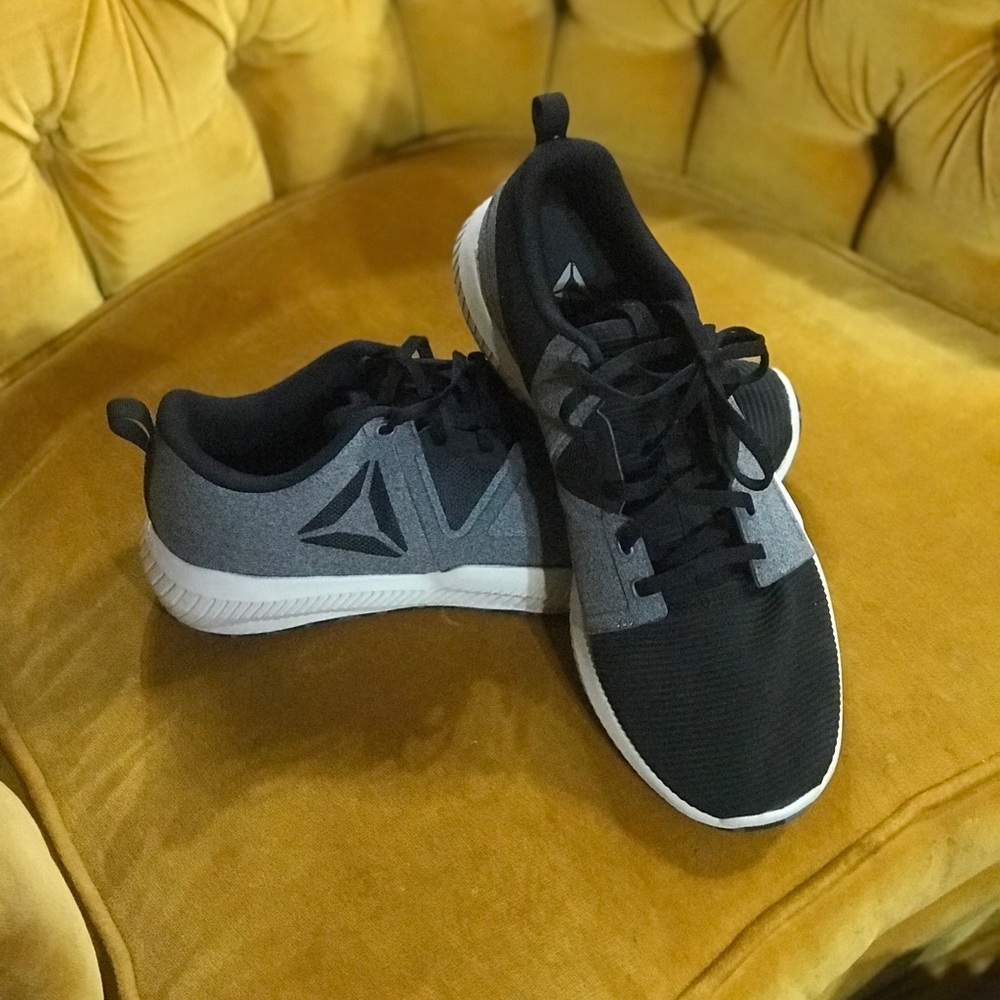Reebok Cross Trainer Tennis Shoes Like New